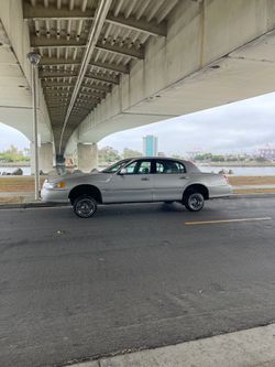 1999 Lincoln Town Car