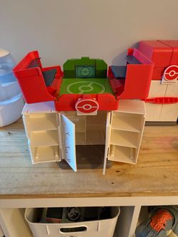 Pokemon play & display case
