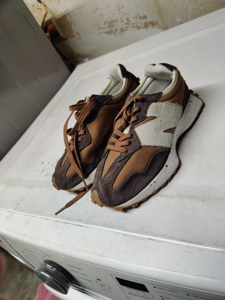 New Balance Size 6 And 1/2 Women