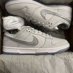 Nike SB Dunk Low White Lobster