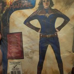 captain marvel size m
