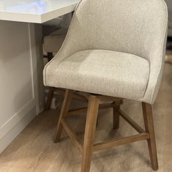 3 swivel counter hight bar stools