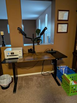 Stand-up Desk with two mounts for monitors