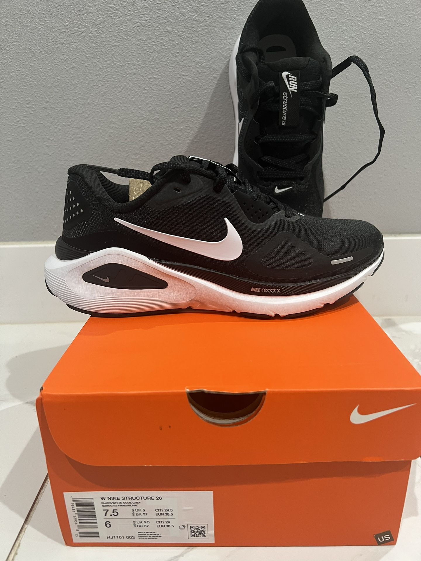 New Nike NIKE STRUCTURE 