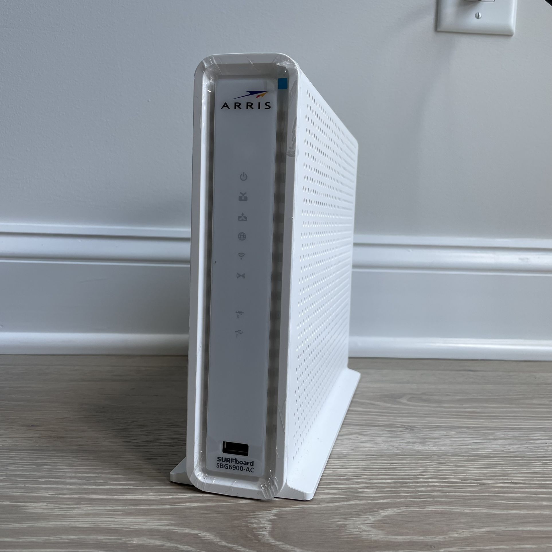 ARRIS SBG6900-AC Modem And Router