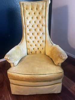 Silvercraft Mid Century Tufted Crushed Velvet High back chair