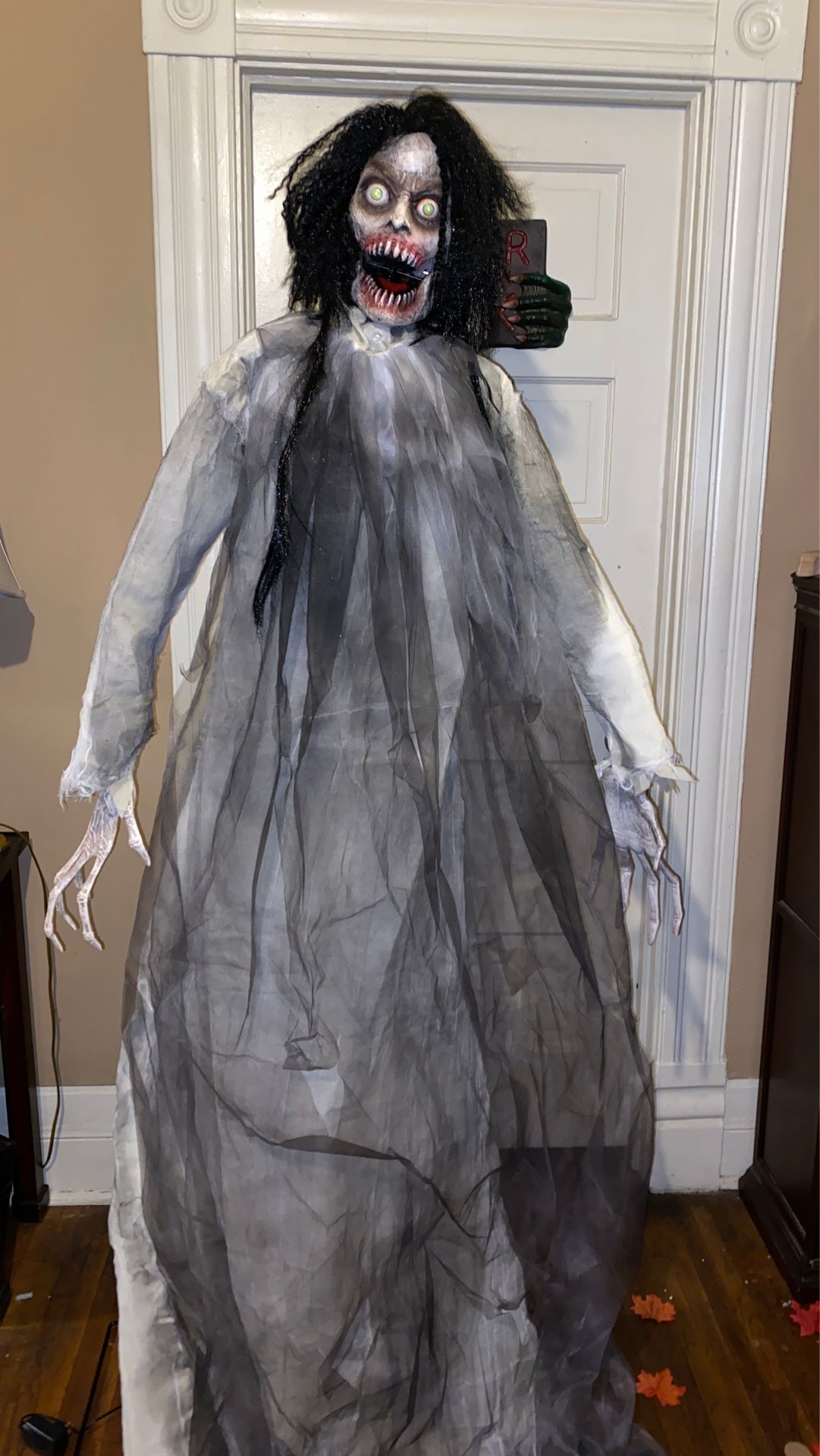 Twitching Banshee animatronic HALLOWEEN