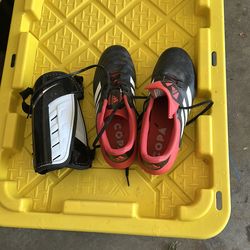 Size 9 women’s cleats