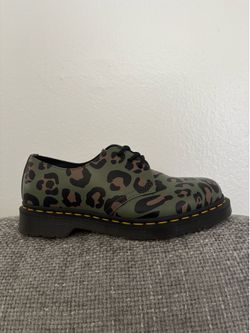 1461 Dr. martens Oxford unisex men’s 8 / woman’s 9