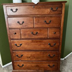 Dresser & 2 Night Stands
