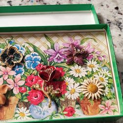 Flower Pin Set In Box