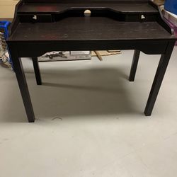 DESK FOR SALE!! MOVING $25
