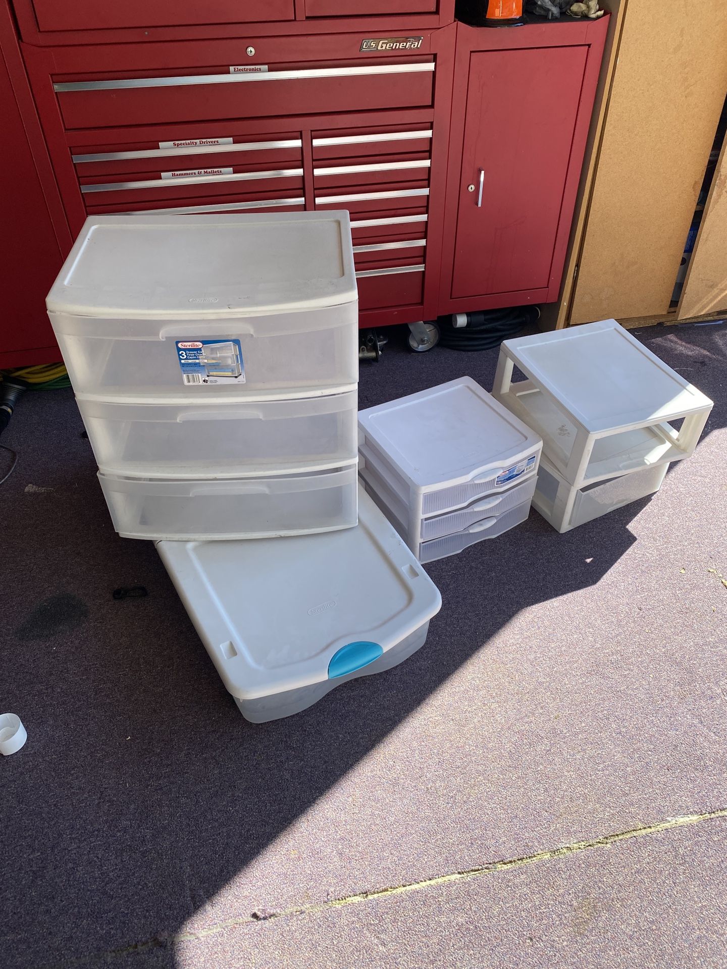 Free plastic containers (pending pick up)