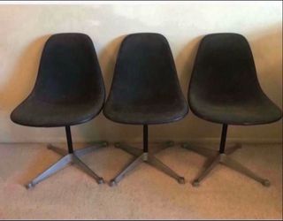 3 Vintage Antique MCM Mid Century Modern Black Herman Miller Eames Fiberglass Chairs Aluminum X Pedestal