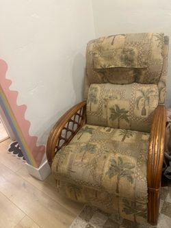 La-Z-Boy Recliner with Wood Arms - Tropical Palm Print - Fully Reclining