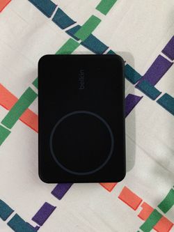 Belkin Magnetic Wireless Power Bank.