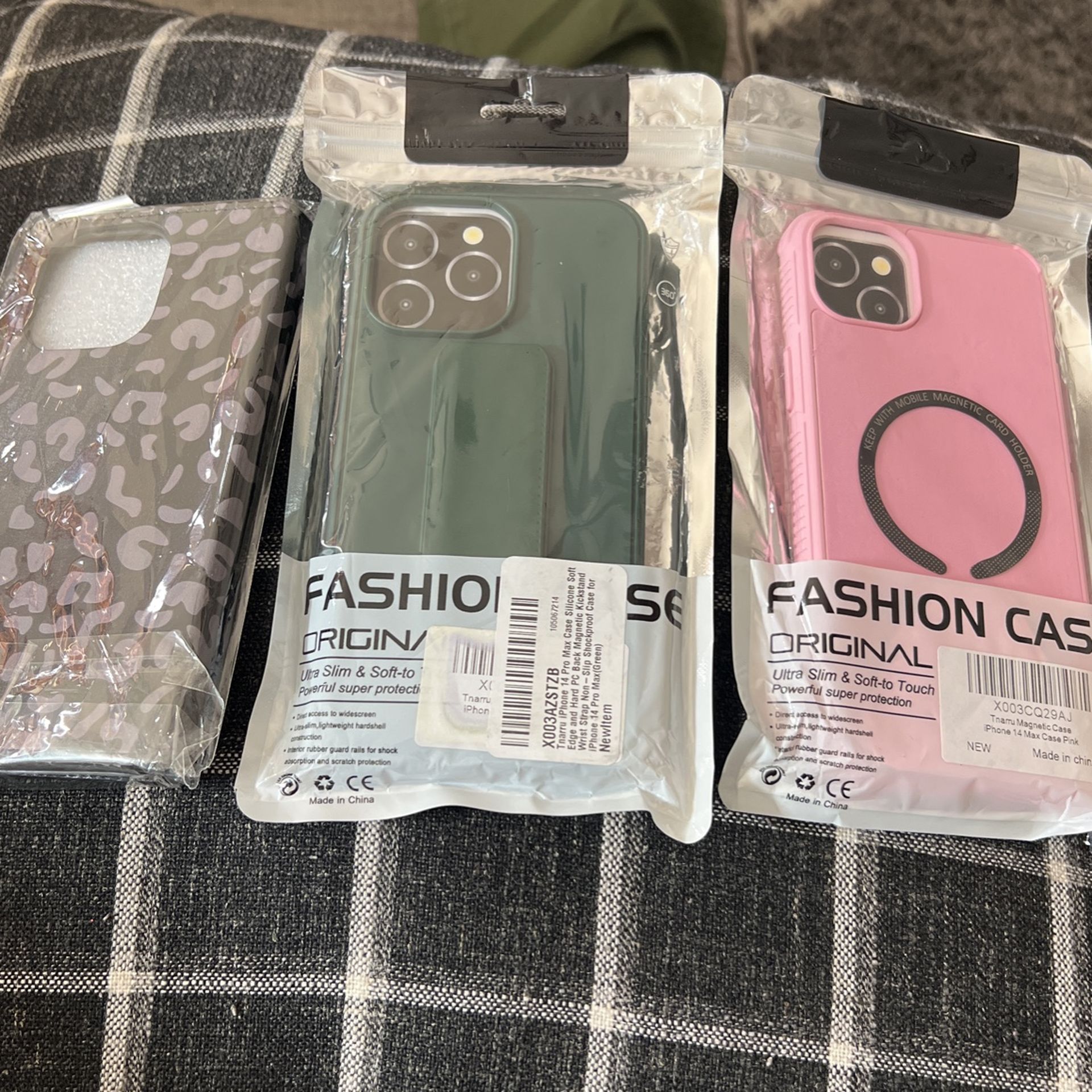 Case iPhone 14 Pro Max 3x$35 