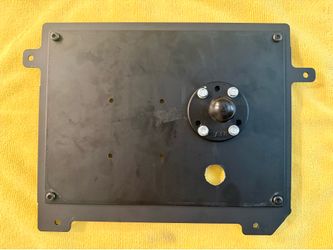 FREIGHTLINER CASCADIA INSTRUMENT PANEL DASH PLATE ASSEMBLY W/ RAM MOUNT PART# A22-74137-001