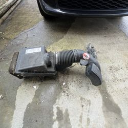 Air Intake Assembly 07 Sierra 4.8