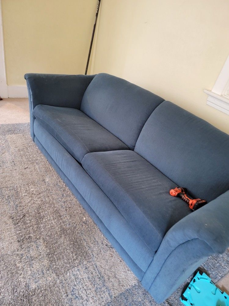 Couch With Queen Pull Out Bed
