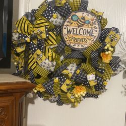 Bee Wreath 