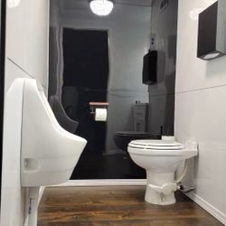 Luxury Restrooms Trailer 