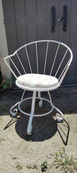 Metal Vanity Chair