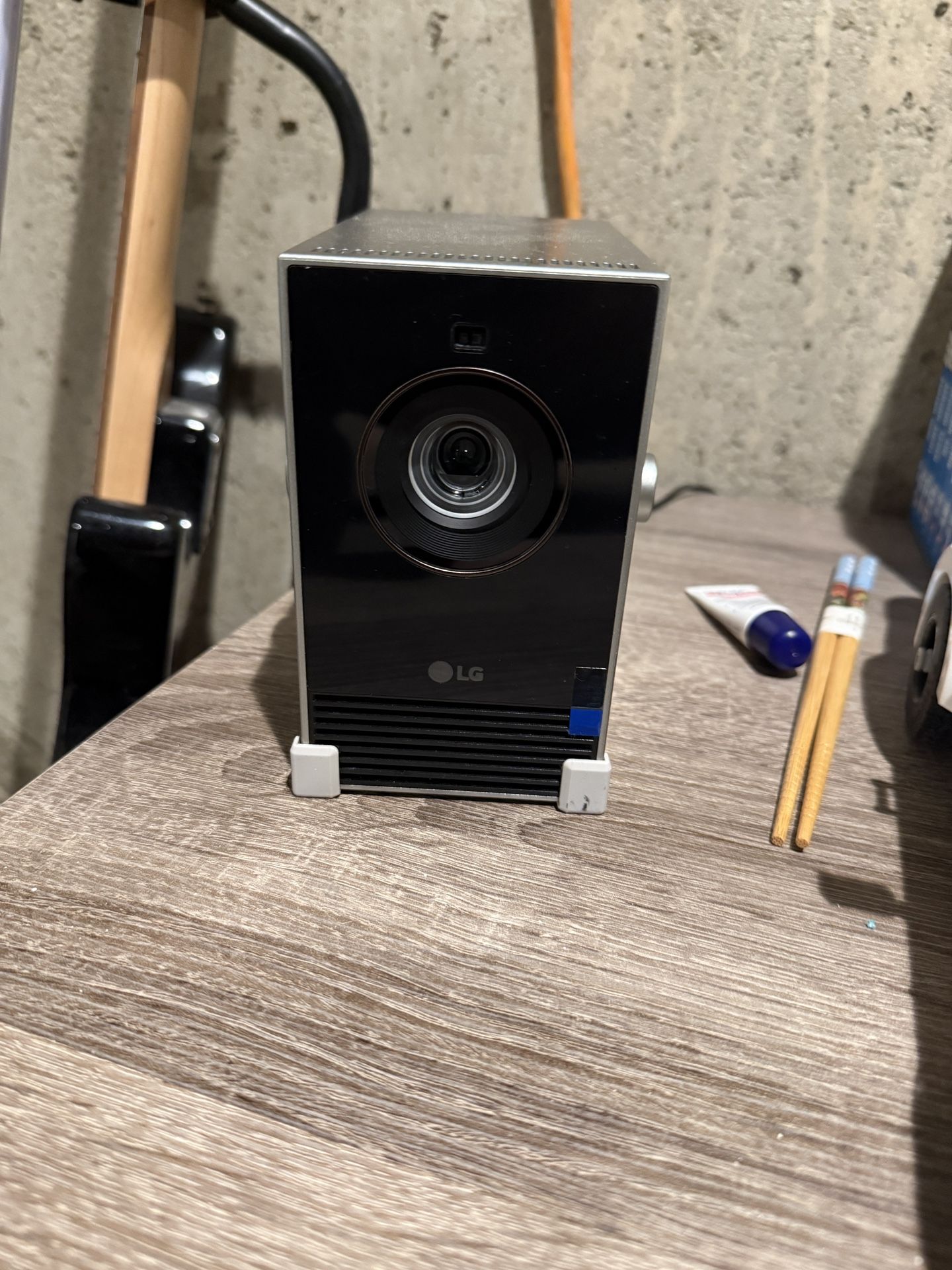 LG Projector