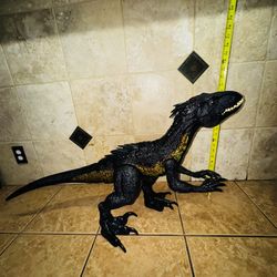 Jurassic World Super Colossal Indoraptor