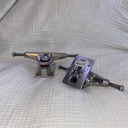 Venture Skate Trucks: BRAND NEW