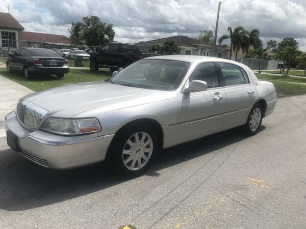 2017 Lincoln Town Car Last Year Of Cars Clean Le Runs 2017 Lincoln Town Car Last Year Of Cars Clean Le Runs Amazing No Issues Flex Fuel For In Homestead Fl Offerup