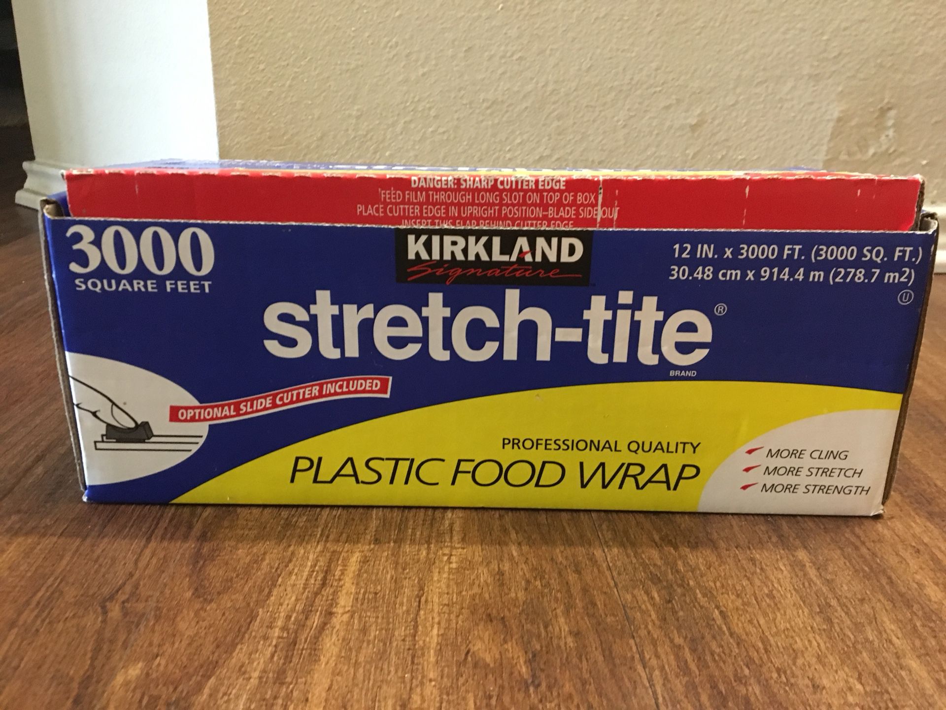 Kirkland Signature, Professional Quality Stretch-Tite Plastic Food Wrap,  3000 Square Feet