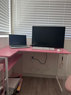 Office desk pink
