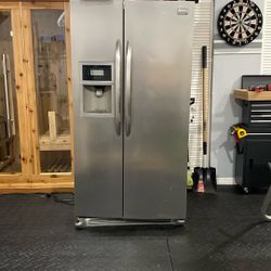 Frigidaire gallery refrigerator 
