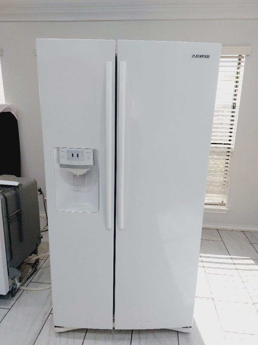 Samsung Fridge Very Nice