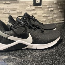 Men’s 8.5 Nike Shoes