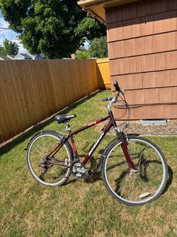 Men’s Schwinn Voyager Hybrid Bike