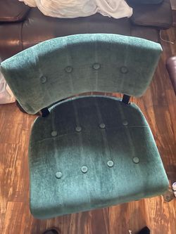 Two beutiful chairs each 50 or both for 80