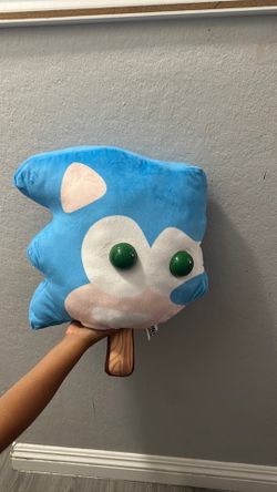 Sonic does not come in the packaging