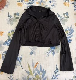 SHEIN Black Cropped Button-Up Long Sleeve Top
