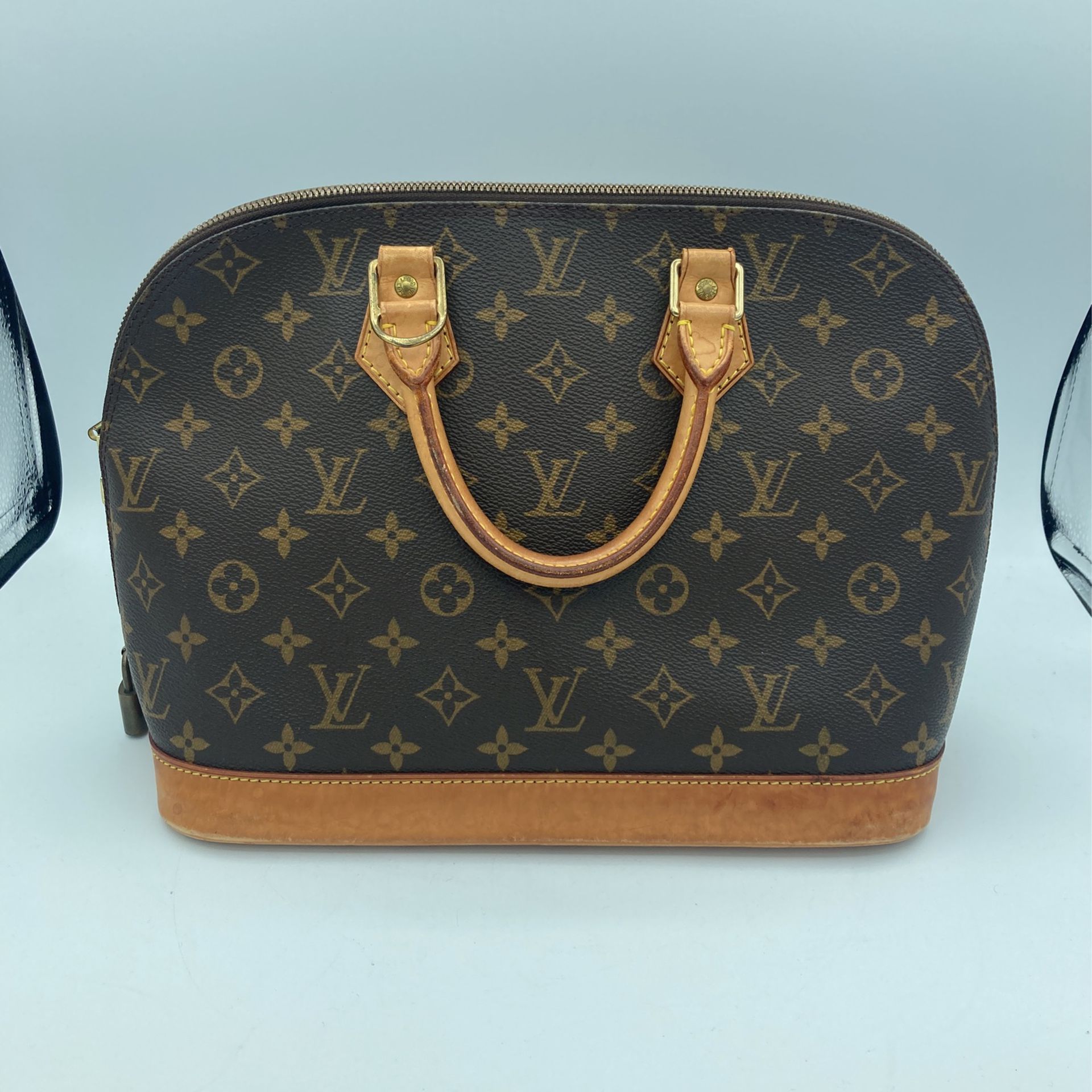 Louis Vuitton Monogram Alma BB Hand Bag M53152 LV Auth 29425A for Sale in  Oceanside, NY - OfferUp