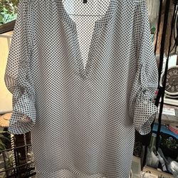 Ladies Medium The Limited Tunic 3/4 Sleeve And Unique Hemline