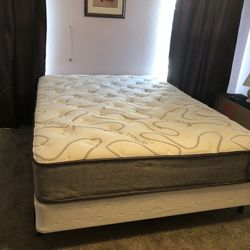 Queen Mattress And Boxspring 
