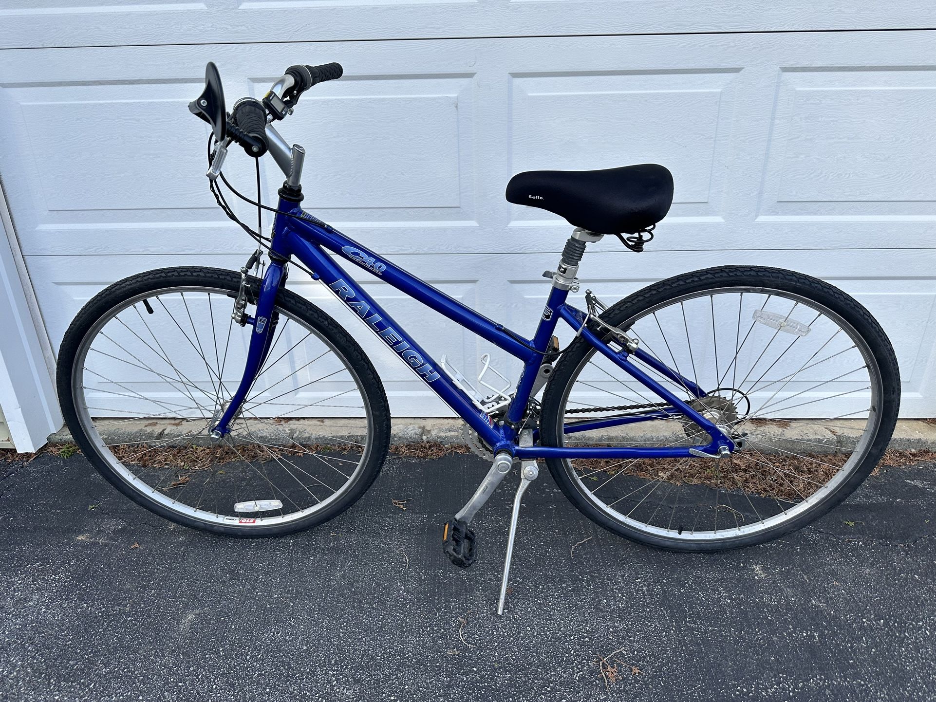 Women’s Raleigh Road Bicycle