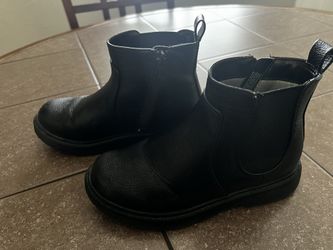 Girls Black Boots Size 1 