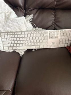 Apple Keyboard