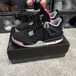 Air Jordan BRED 4s  Size 9 Men’s 9/10 Condition 