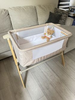 Evolur Stellar Bassinet and Bedside Sleeper in Beige