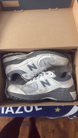 New balance 2002r
