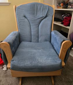 Foundations lullaby Glider/Rocking chair